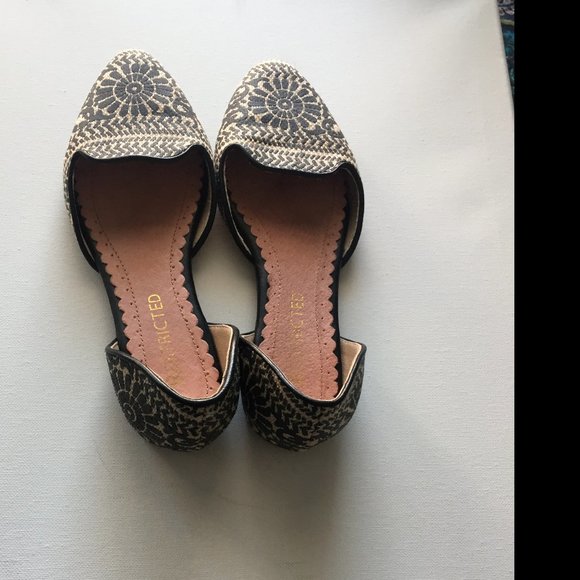 Black and Cream Flats - Picture 3 of 3